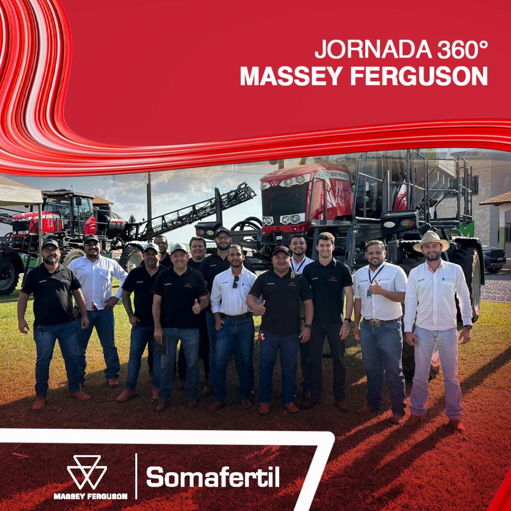 Equipe conhecendoo portfólio de equipamentos Massey Ferguson